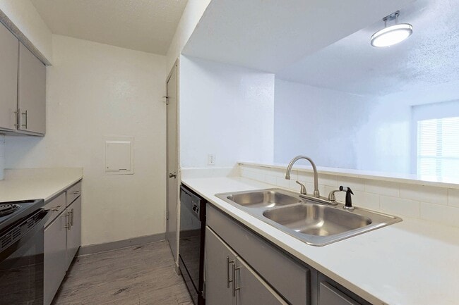 98_3176_Final_xs - The Mason