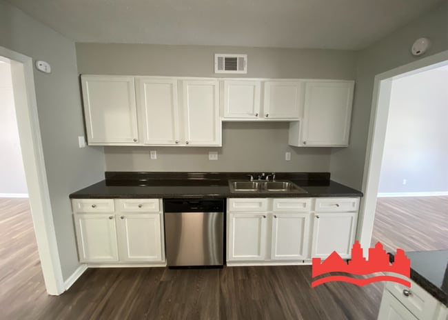 Photo - 4735 Chevron Rd