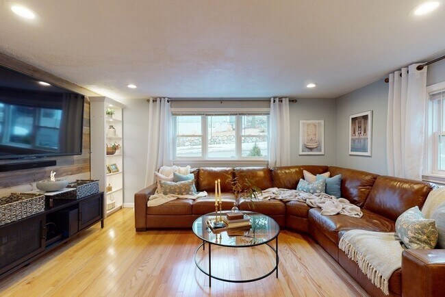 Photo - 37 Marivista Ave