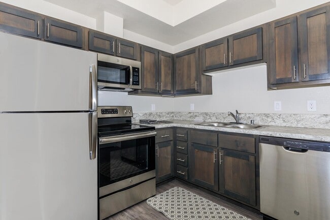 Spring Creek Village - Income Restricted - Spring Creek Village - Income Restricted Apartamentos