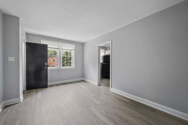 Building Photo - 6151 Chinquapin Pkwy