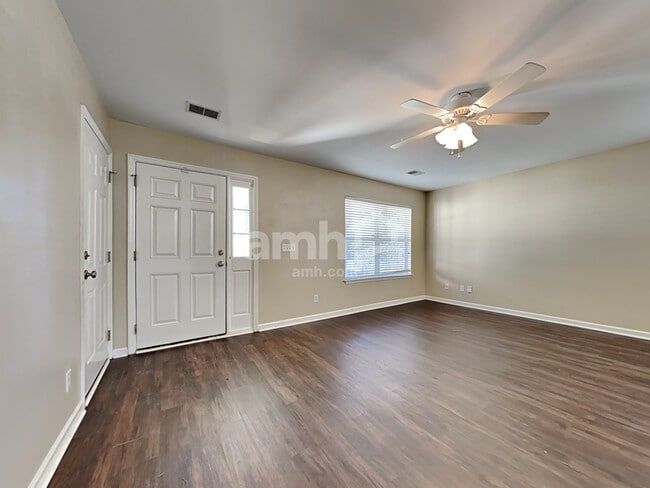 Photo - 9001 Greenbriar Dr