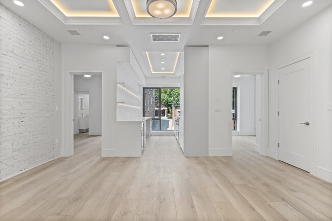 Building Photo - 1578 Beacon St