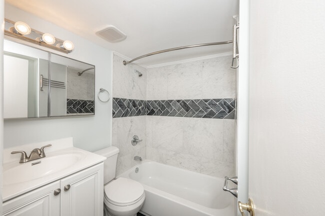 Guest bathroom - 7752 Montgomery Rd Unit 73