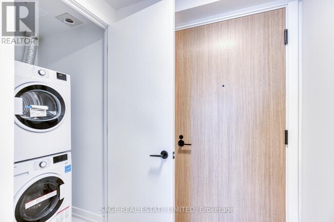 Photo - 35 Parliament St Unit 1712