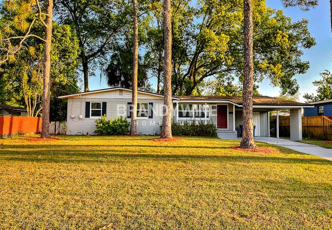 Building Photo - 6011 Meadow Ln