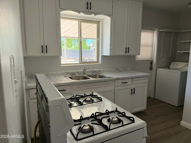 Photo - 2221 E Osborn Rd