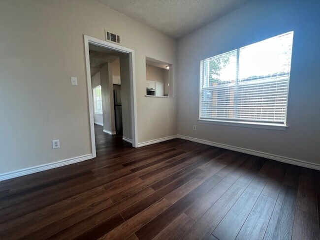 Photo - 101/103 Hughson Court Unit 103 Hughson Ct.