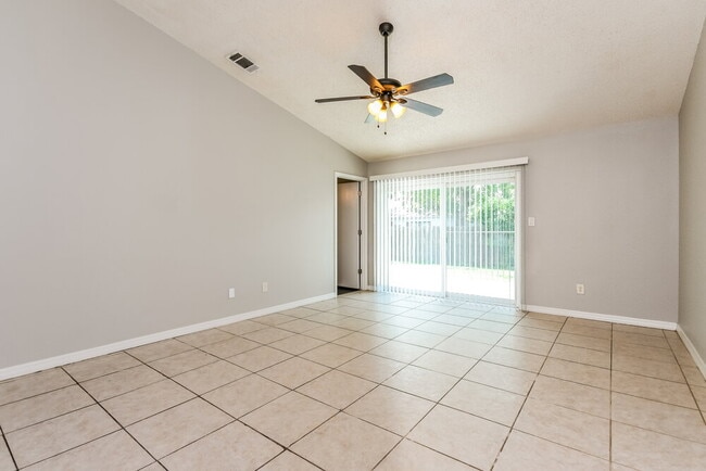 Photo - 1136 Covington St
