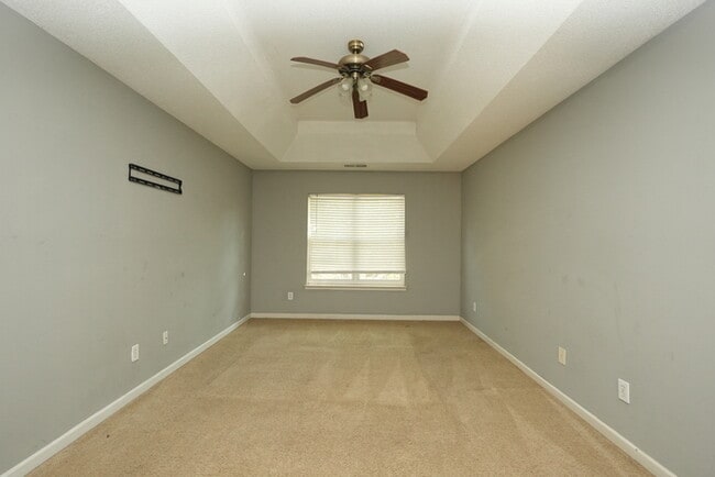 Photo - A large spacious home in Charlotte - Pet f...