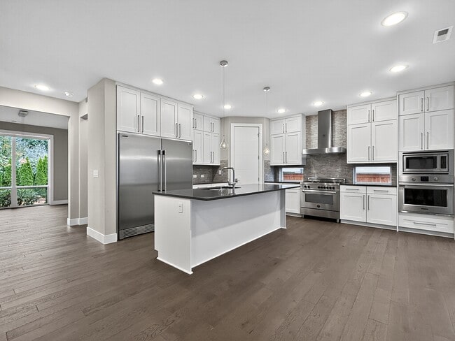 Photo - 2821 Garden Ave N