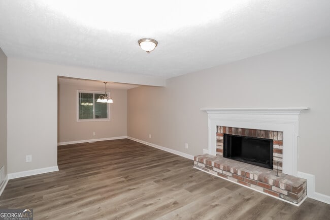 Photo - 5356 Olde St