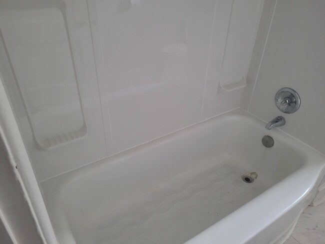 Building Photo - 277 Bd Broadway Unit 9