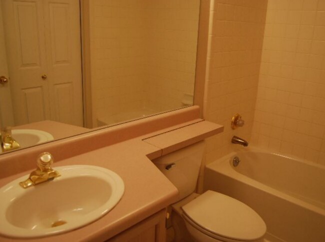 Photo - 150 S 800 E Unidad Trolley Regent