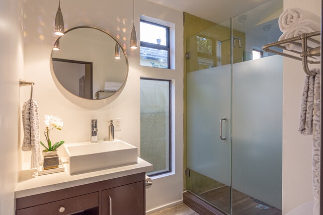 Photo - 13263 Venice Blvd