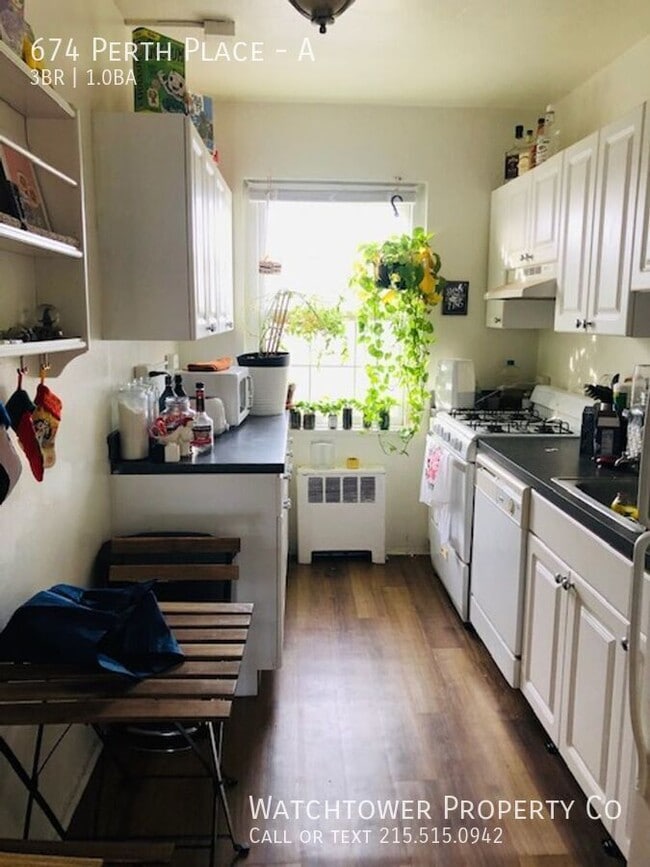 Building Photo - 674 Perth Pl Unit A Rental