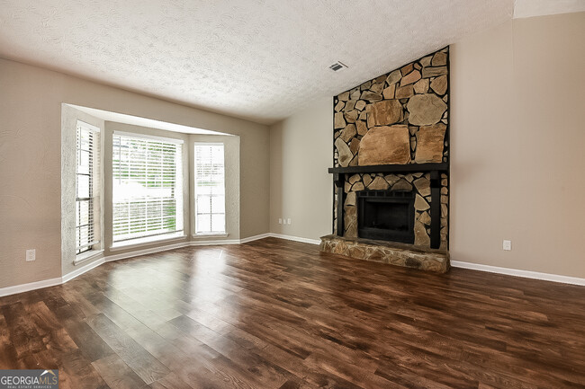 Photo - 3668 Willow Wood Way NW