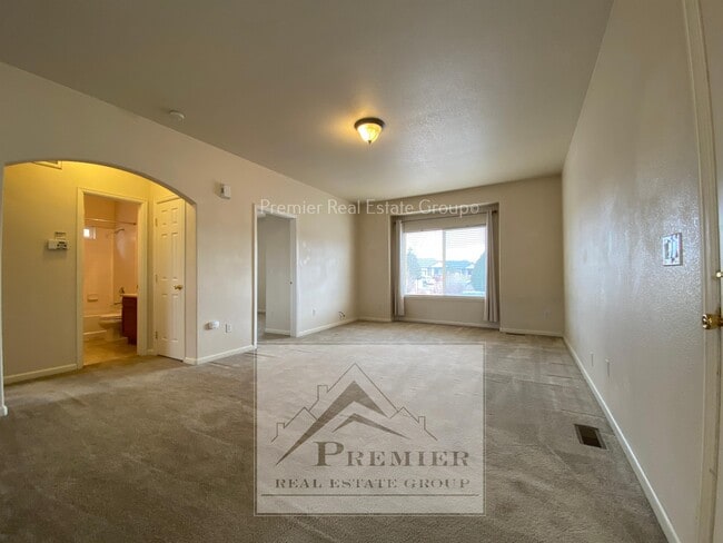 Photo - 9385 Trailside View