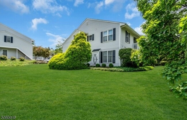 Photo - 321 Sparrow Ct