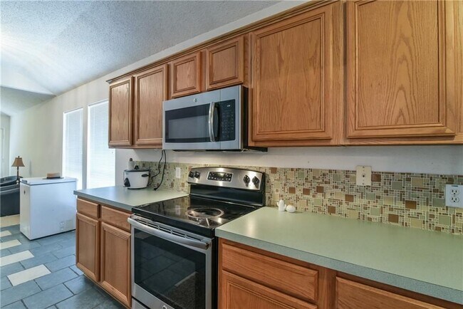 Photo - Ready to Move in... Do not miss this house...