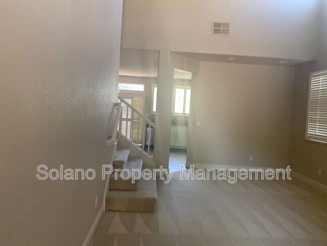 Photo - 2537 Shorey Way