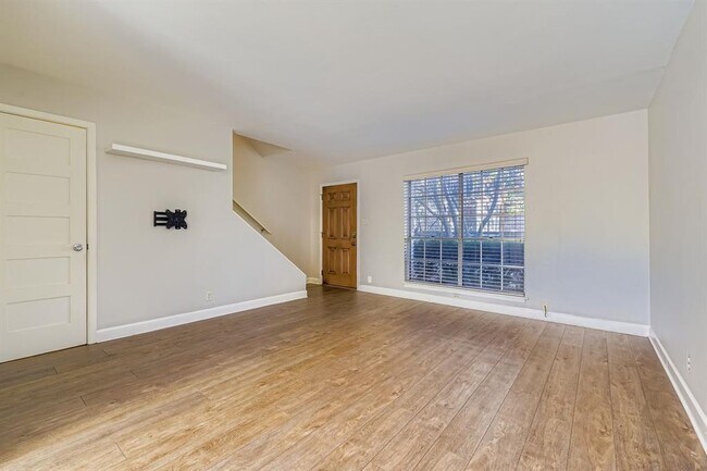 Photo - 7801 Shoal Creek Blvd Unidad 135