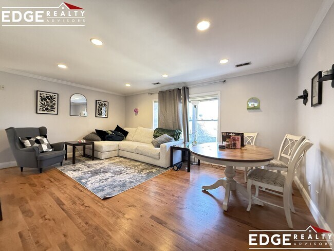 Photo - 140 Newton St Unit 4