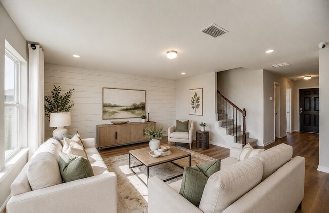 Photo - 1806 Aslynn Cir