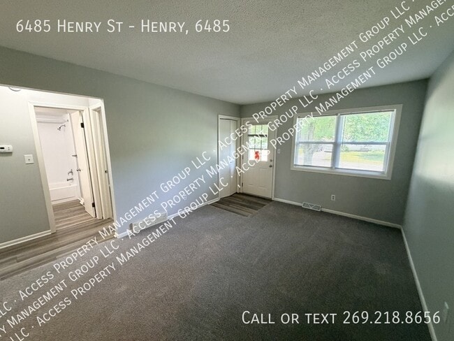 Photo - 6485 Henry St
