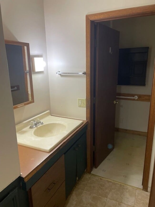 Photo - 916 S 6th St Unit A