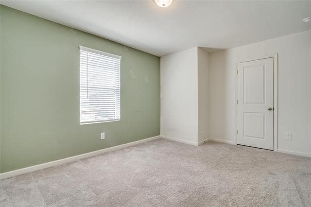 Photo - 731 Yorkshire Dr