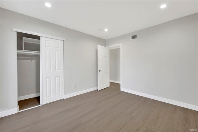 Photo - 22540 Roscoe Blvd