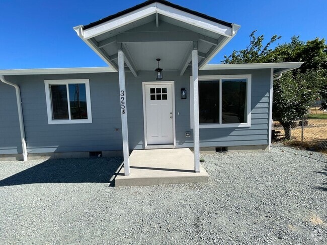 Building Photo - Brand new Apartment in Riddle Unit B