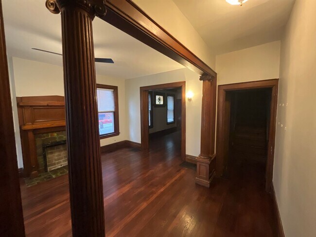 Photo - 1702-1704 Bryden Rd Unit 1702