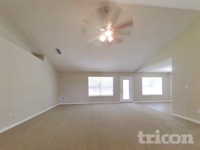 Photo - 2727 Fox Creek Dr E