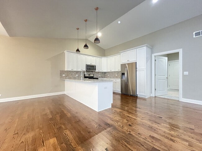 Photo - 855 Meadow Ln