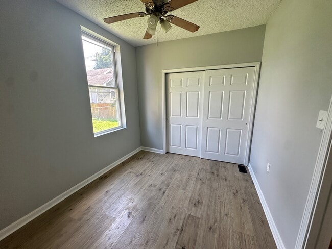 Photo - 684 Williams Ave