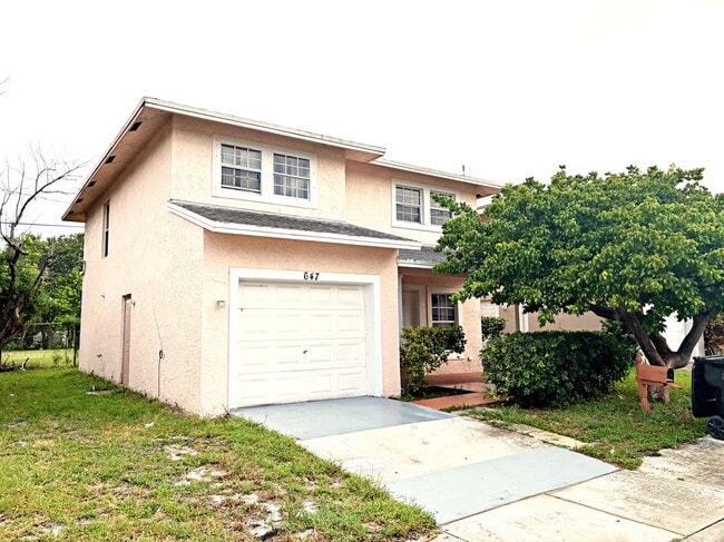 Building Photo - 647 Latona Ave