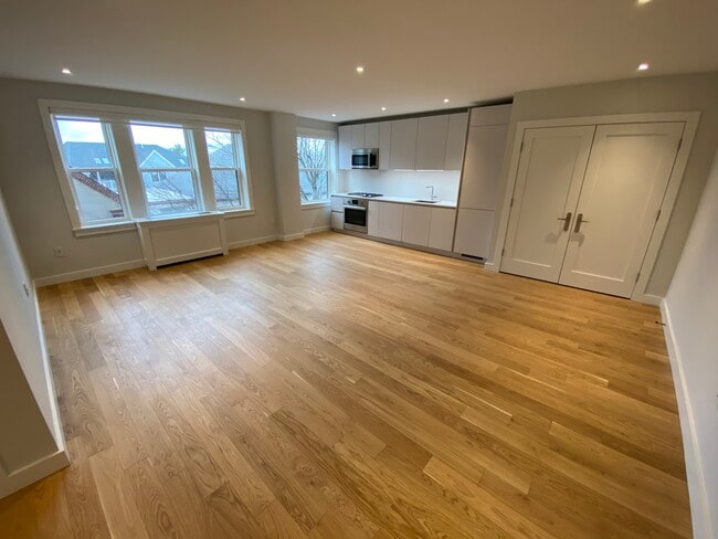 Building Photo - 36 Madison St Unit 3