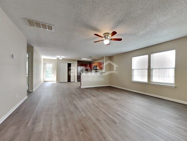 Photo - 7 Holly Springs Cir