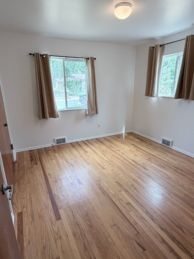"Charming 2-Bed, 2-Bath Single Family Home in Boulder!"