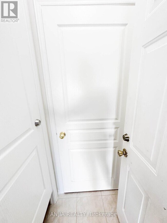 Photo - 139 Hillwood St