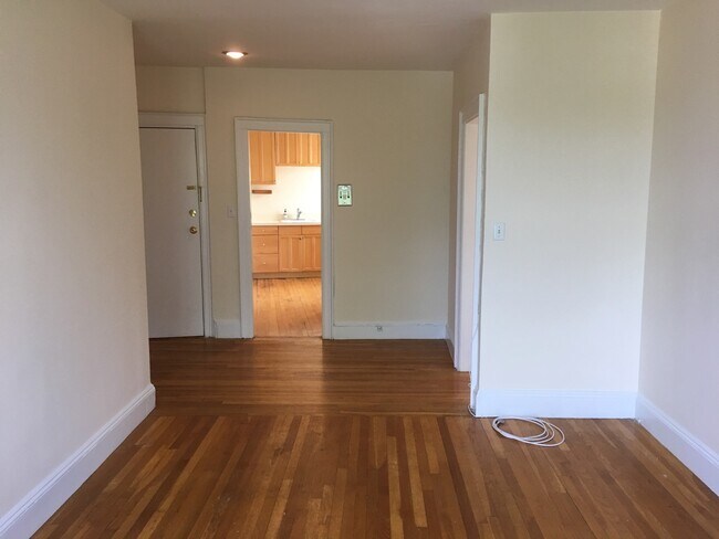 Photo - 249 Chestnut Hill Ave Unidad 51