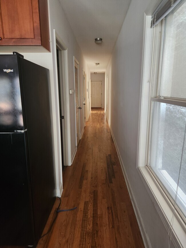 Hallway - 2453 W Harrison St Unit 2