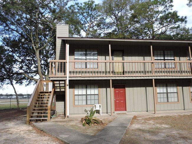 Convenient Northeast location! - Convenient Northeast location! House