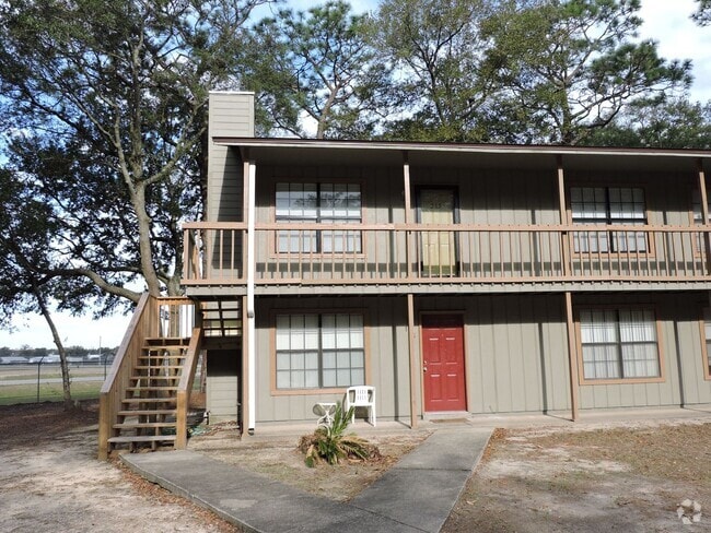 Building Photo - Convenient Northeast location! Rental