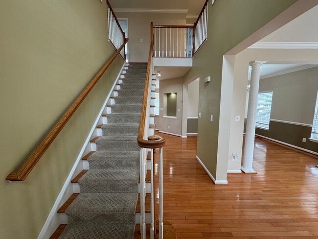 Photo - Stunning  4 Bed 3 Bath Home With Spacious ...