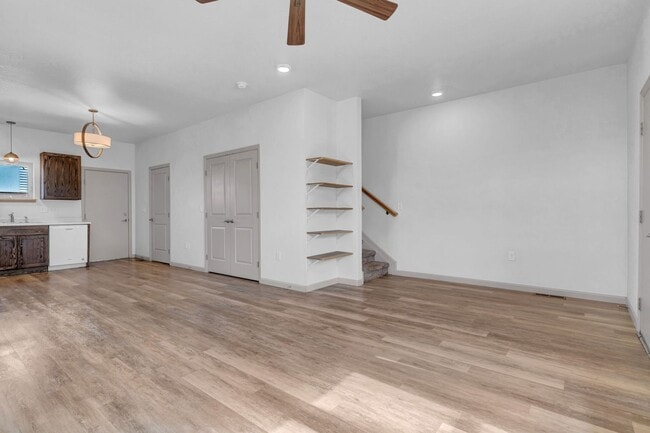 Photo - Townhome 3Bed 2Bath - Long Realty and Property Reality