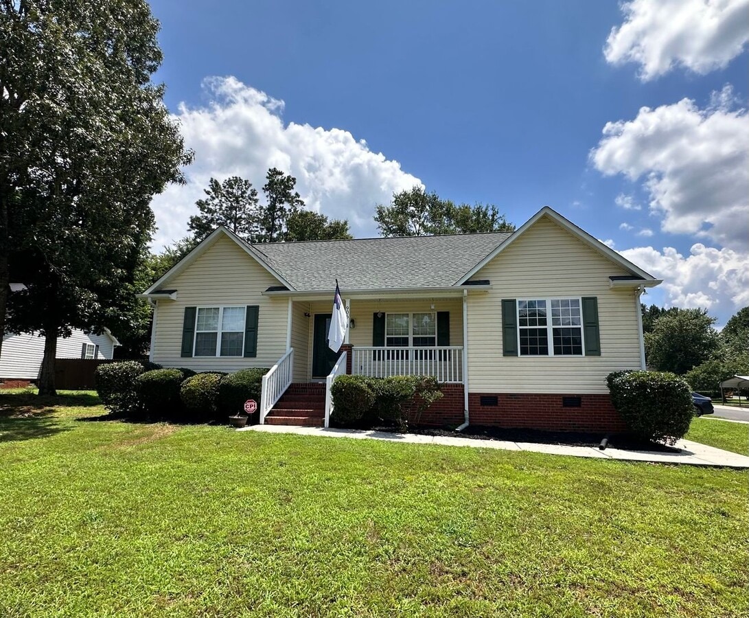 Exclusively Offered by Muse Realty Rentals... - Exclusively Offered by Muse Realty Rentals...