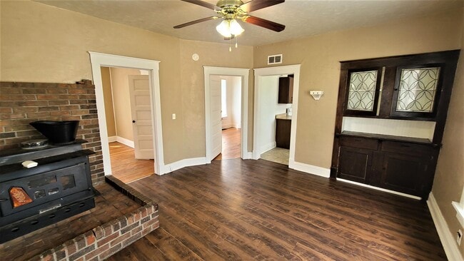 Photo - 139 N Ash St